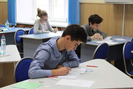 Изображение к новости 9 школьников Томской области вошли в список кандидатов на участие в математической программе «Сириуса».