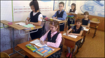 Изображение к новости Красноярская школа частично отказалась от стульев в классах