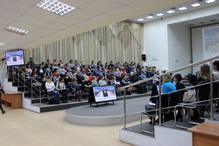 Изображение к новости XI Макариевские образовательные чтения официально открылись пленарным заседанием