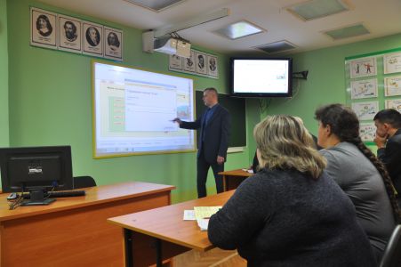 Изображение к новости Ассоциация учителей школ с очно-заочной и заочной формами обучения Томской области провела семинар